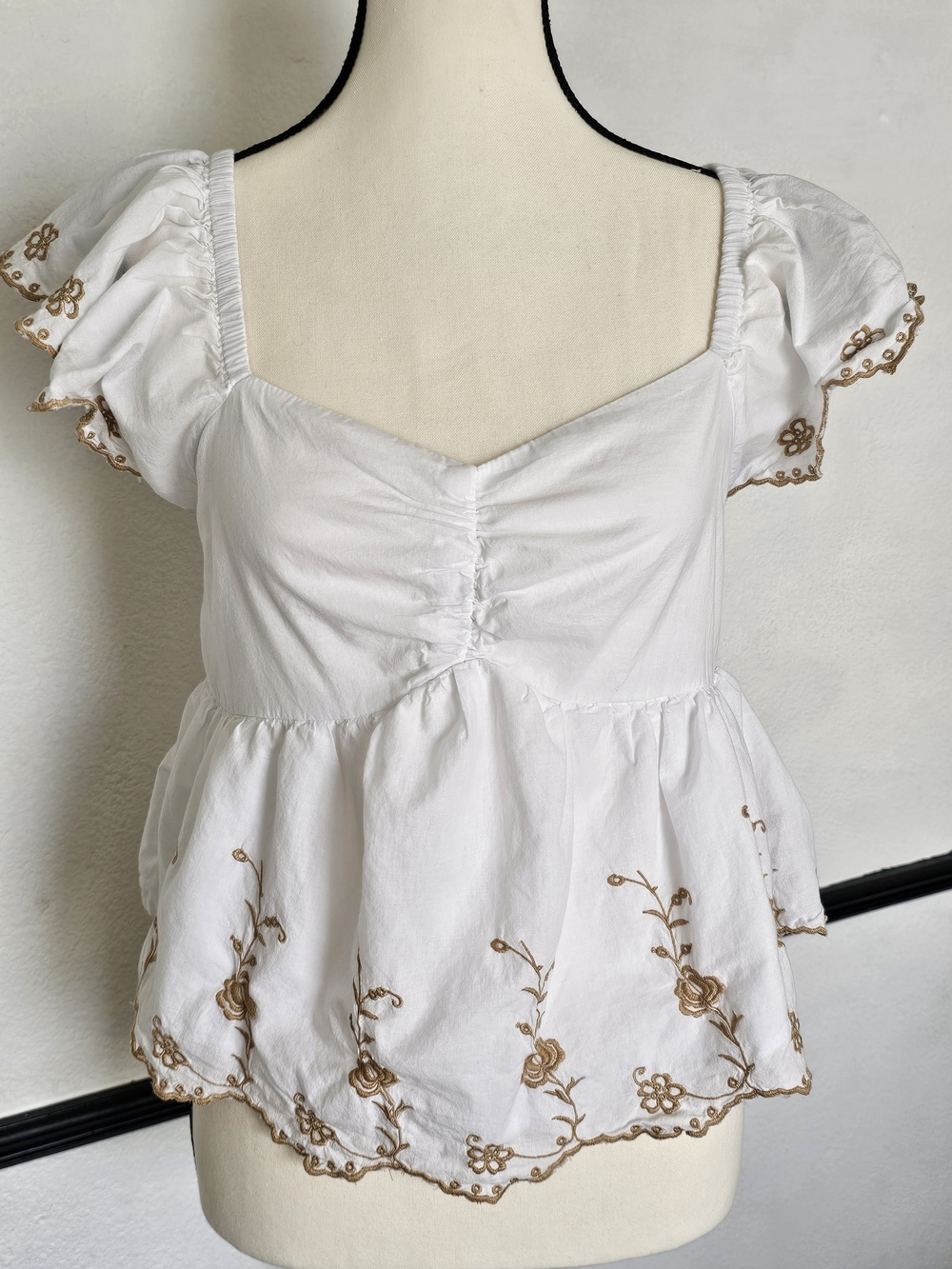 Japna White Gold Floral Embroidered Peplum Blouse(M)